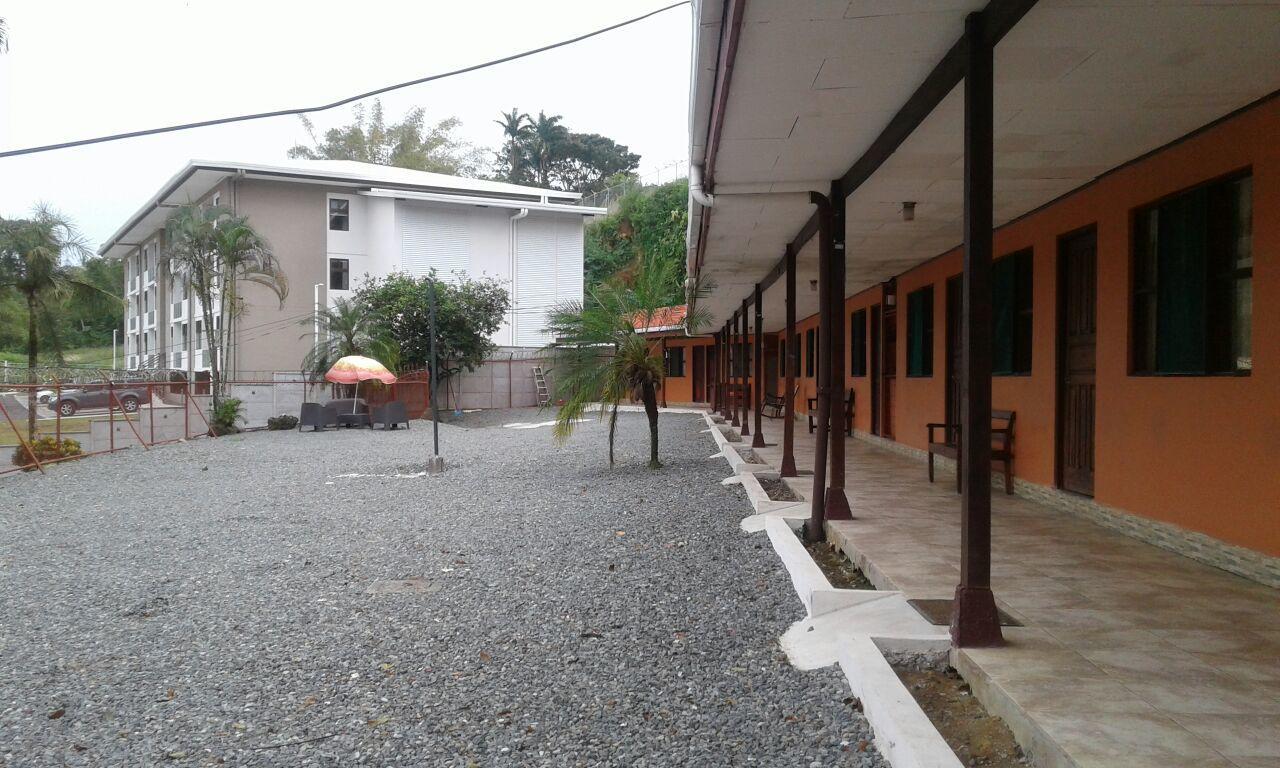 利蒙港 Roca Mar Playa Bonita酒店 外观 照片